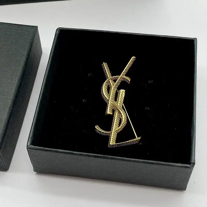 Cheap Saint Laurent Opyum Brooch In Snake Metal Gold 0201