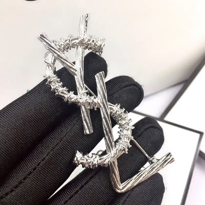 Cheap Saint Laurent Opyum Brooch In Rope Metal Silver 0204