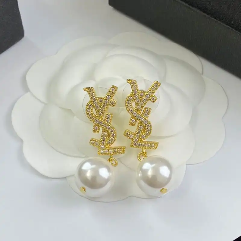 Cheap Saint Laurent Opyum Pearl Earrings In Metal And Crystal Gold 0204